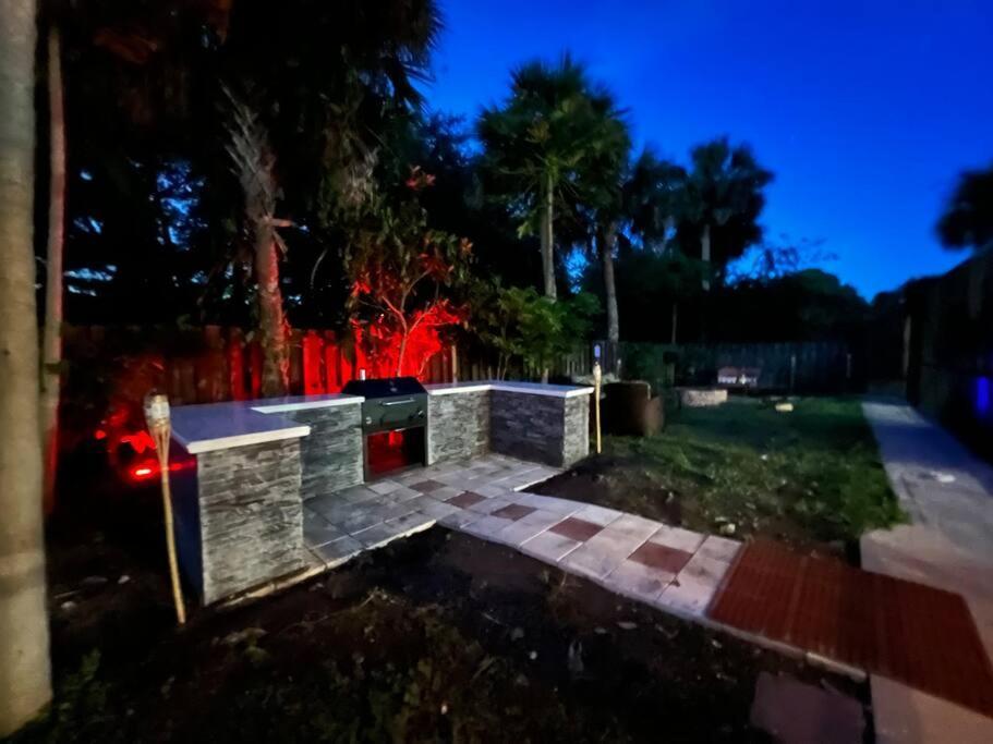 Poolside Cocoa Oasis W/ Tiki Bar! Villa Frontenac ภายนอก รูปภาพ