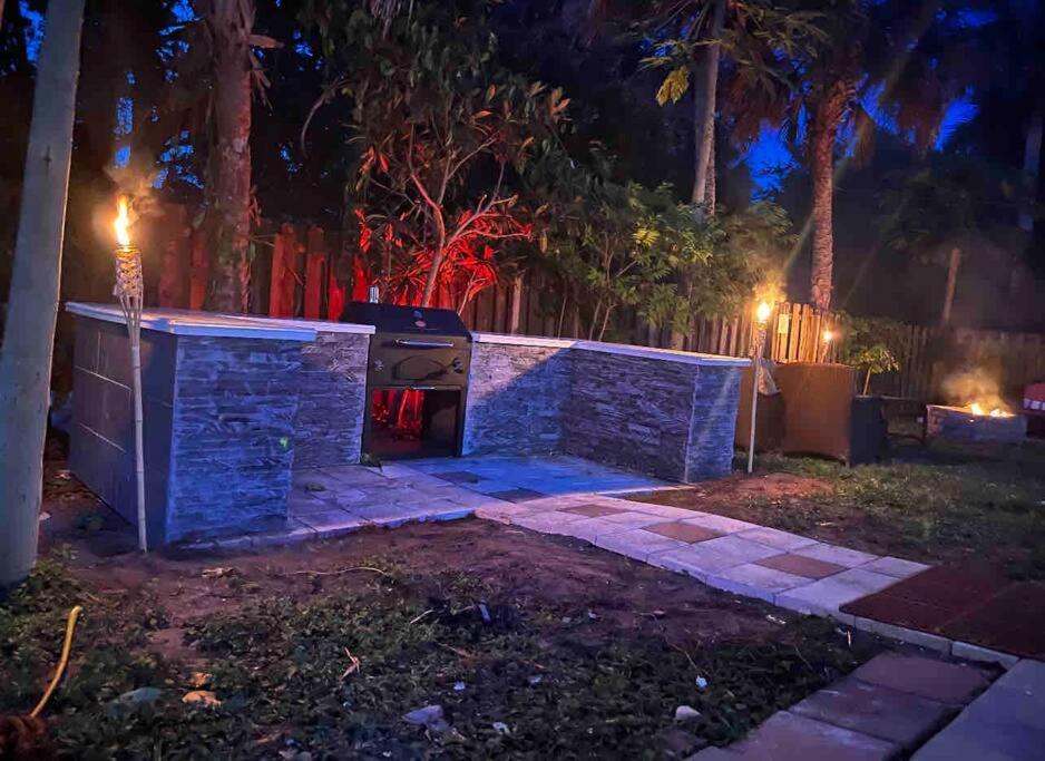 Poolside Cocoa Oasis W/ Tiki Bar! Villa Frontenac ภายนอก รูปภาพ