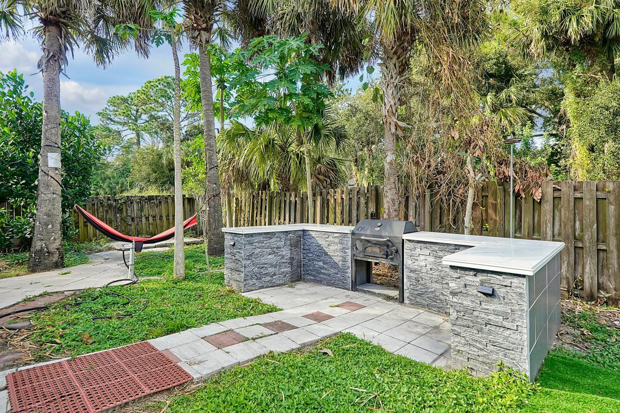 Poolside Cocoa Oasis W/ Tiki Bar! Villa Frontenac ภายนอก รูปภาพ